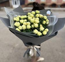 Букет Белые кустовые розы Солинеро в Степановке