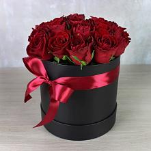 Цветочная композиция из Розы в шляпной коробке в Степановке